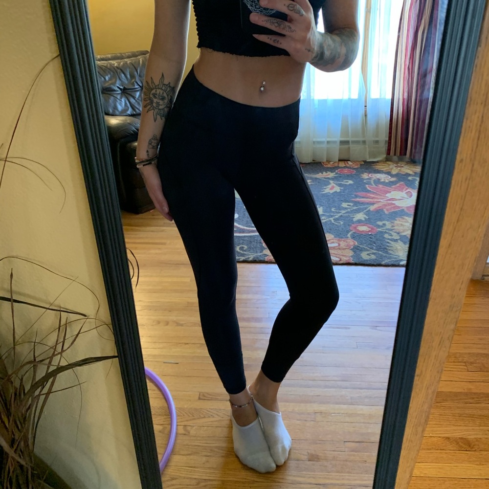 Lululemon yoga leggings 🍋